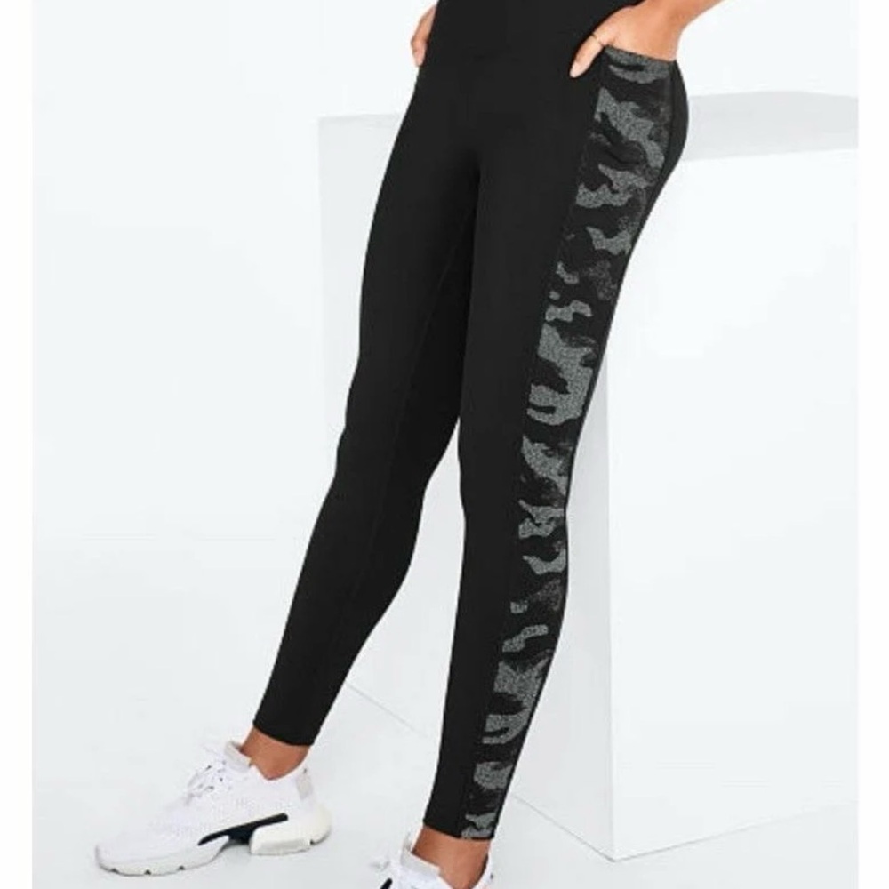 PINK Active Black Camo Side Panel Leggings NWOT | Medium | 23” Inseam